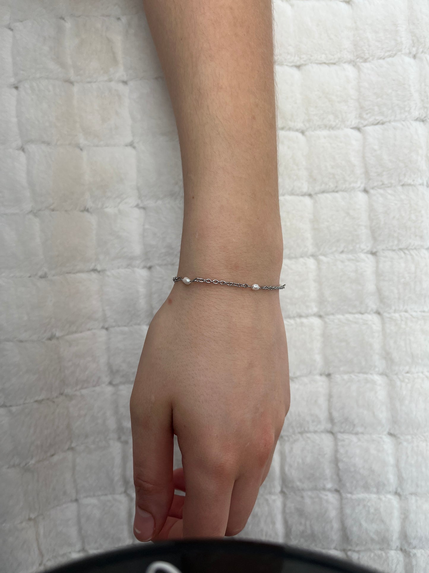 Pearly-silver