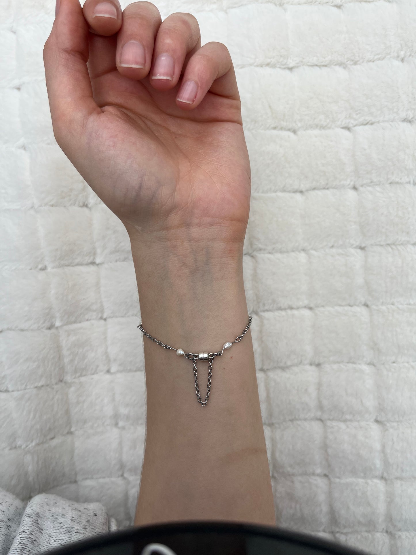 Pearly-silver