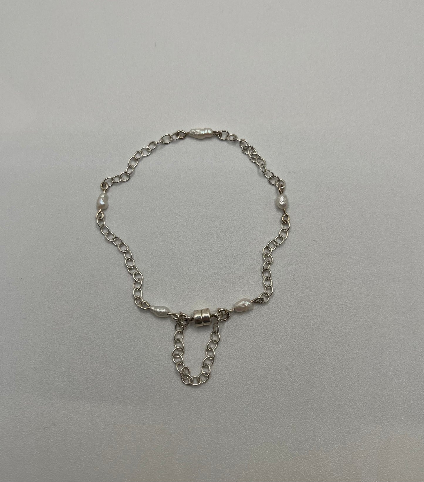 Pearly-silver