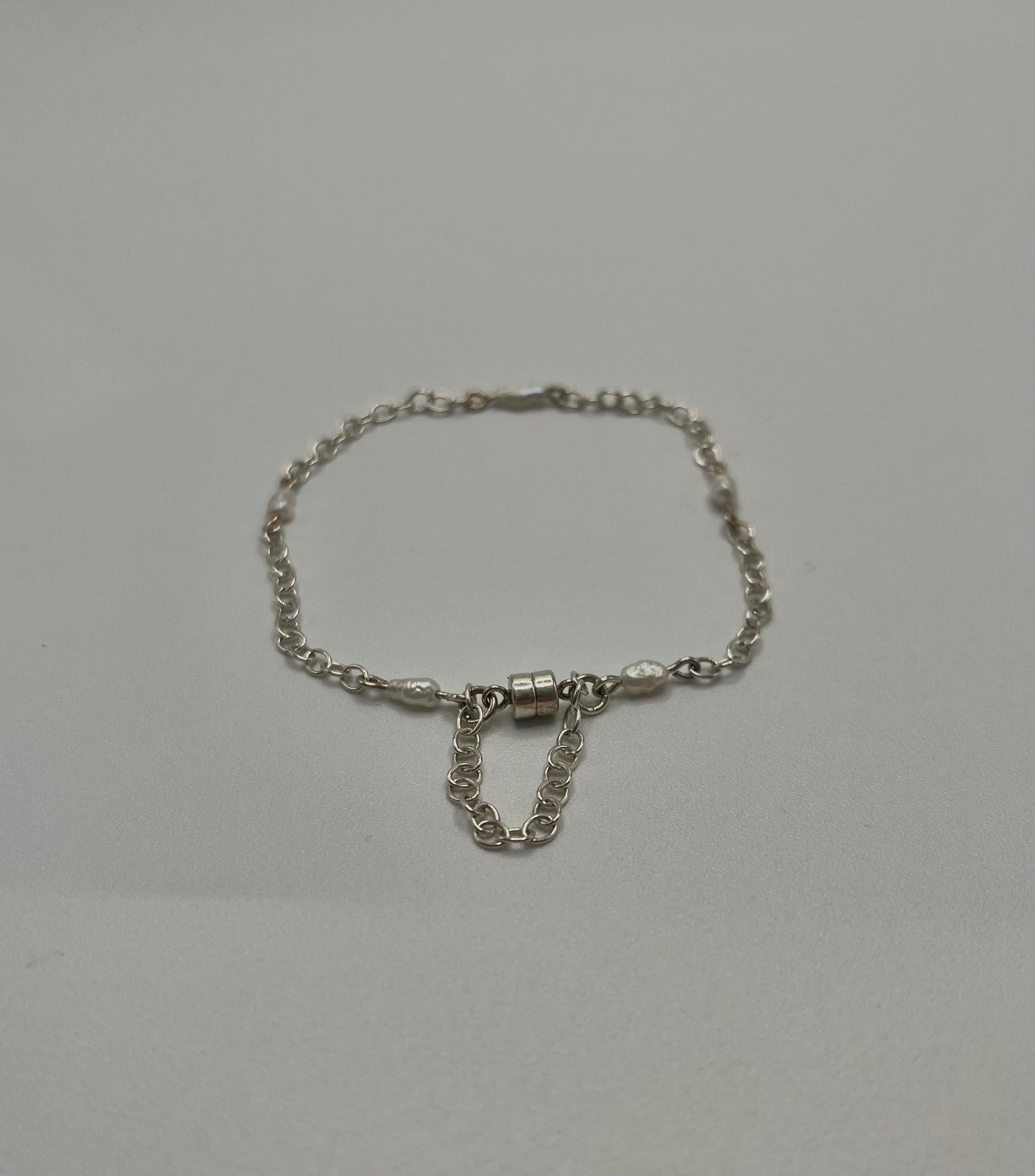 Pearly-silver